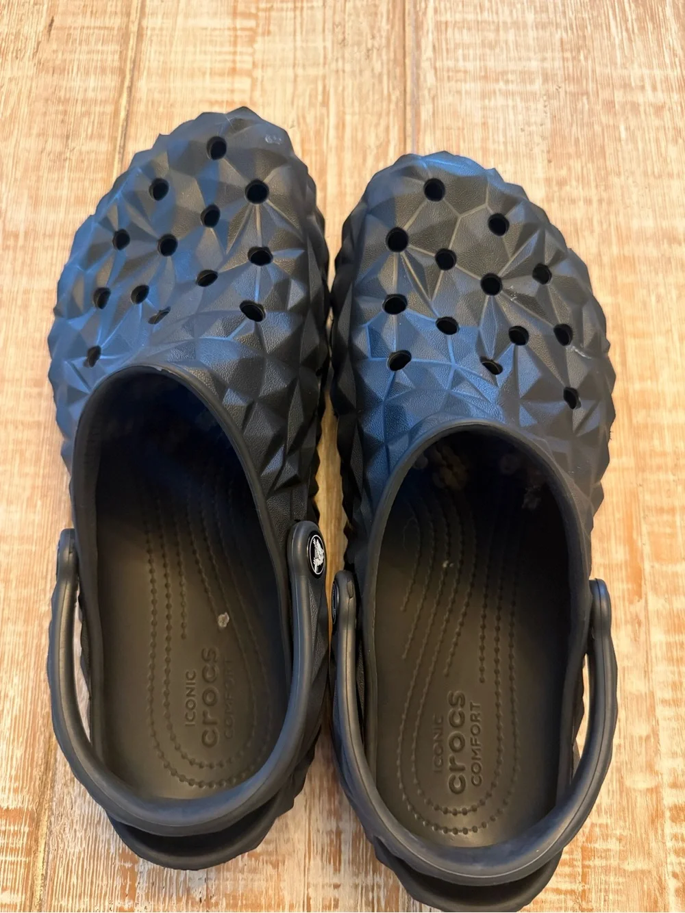 CROCS Men's Black Textured Slip-On Clog